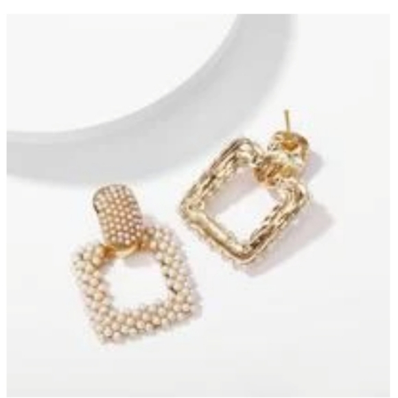 Pearl Square Drop Earrings - Picture 3 of 5